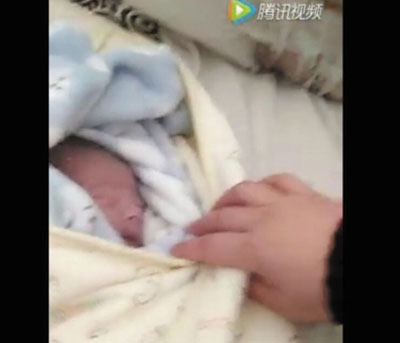 痛心，大連一女嬰剛出生兩個(gè)小時(shí)就被棄垃圾桶