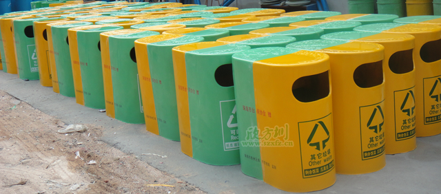 珠海臺(tái)商協(xié)會(huì)訂購(gòu)玻璃鋼環(huán)保分類(lèi)垃圾桶